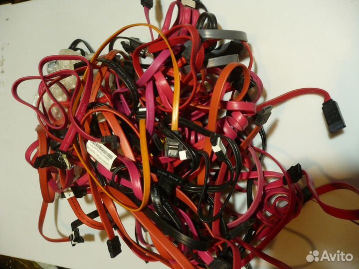 Кабели VGA, кабели питания,кабели SATA