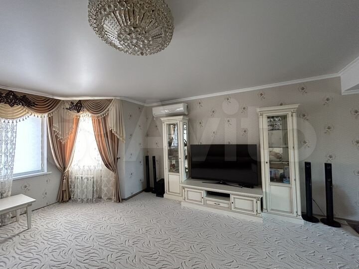 Дом 176 м² на участке 11,6 сот.