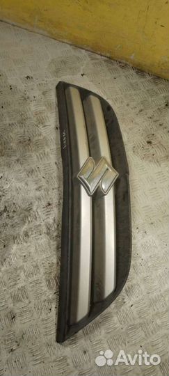 Решетка радиатора SuzukiLiana2006