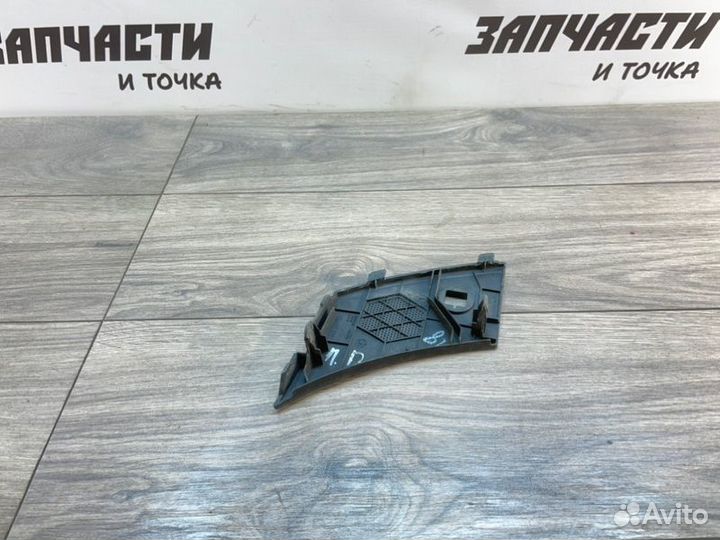 Накладка на торпедо передняя правая Nissan Qashqai