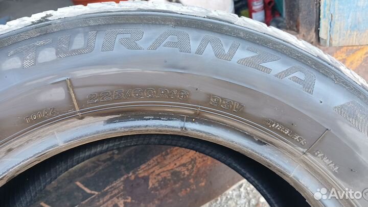 Bridgestone Turanza T001 225/60 R16