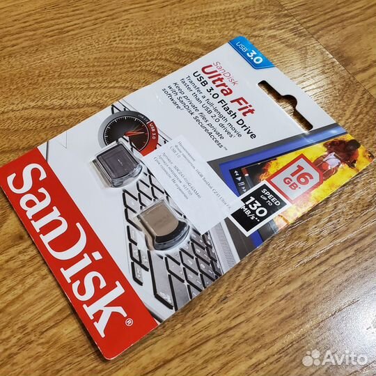 Флешка Kingston и Sandisk