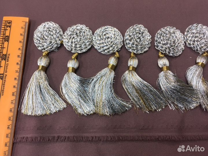 Кисть с розеткой.Италия