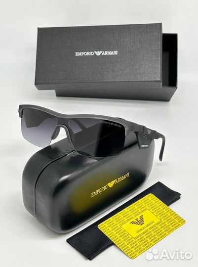 Солнцезащитные очки Emporio Armani