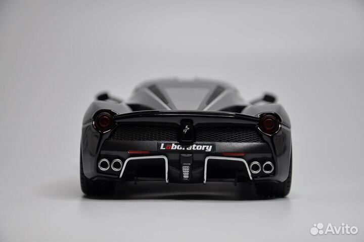 Модель автомобиля Ferrari LaFerrari F70 металл