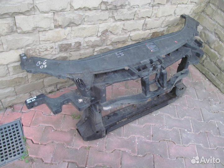 Панель передняя (телевизор) Volkswagen Passat B6