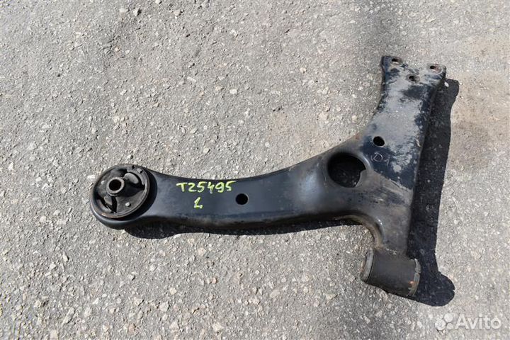 Рычаг передний левый Toyota Corolla Verso 1
