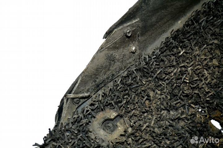 Крыло переднего моста, заднее правое volvo FH12 2