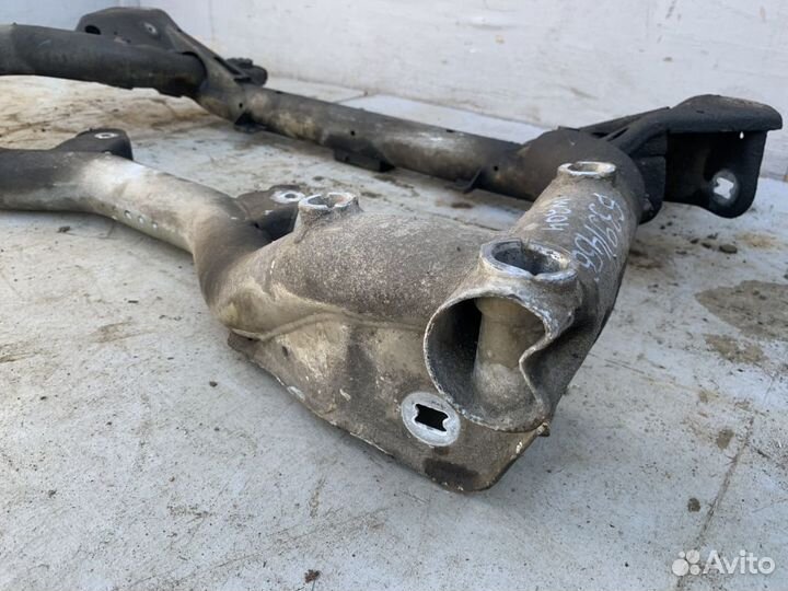 Балка подмоторная (подрамник) Mercedes W204 C