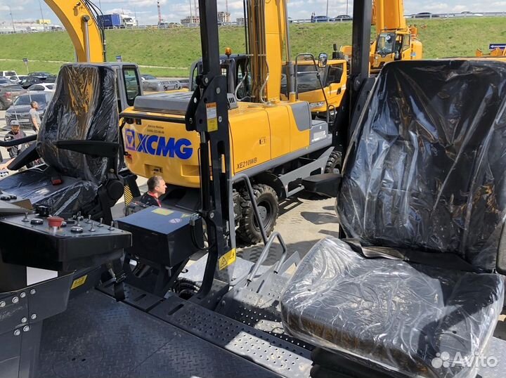 Асфальтобетоноукладчик XCMG RP603, 2023