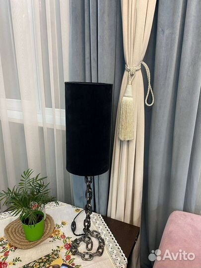 Светильник настольный с абажуром