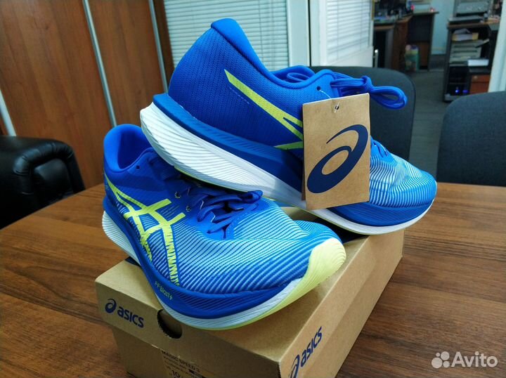 Кроссовки Asics Magic Speed 3 (карбон)