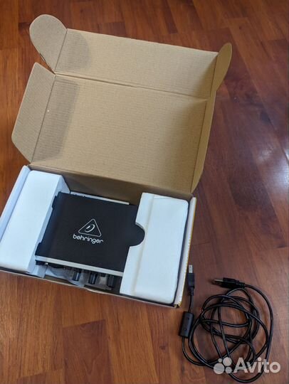 Аудио карта behringer umc204hd