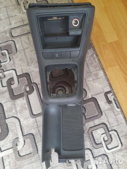 Консоль средняя Фольксваген гольф плюс