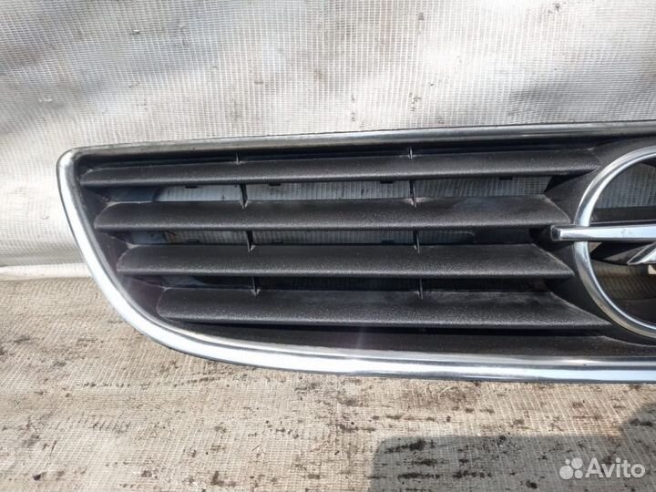 Решетка радиатора Opel Zafira A