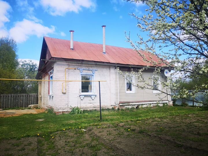 Дом 37 м² на участке 8,2 сот.