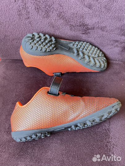 Футбольные бутсы demix 35 р
