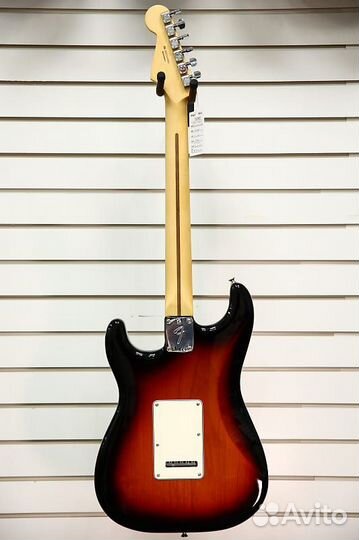 Fender Player Stratocaster HSS PF 3-Color Sunburst