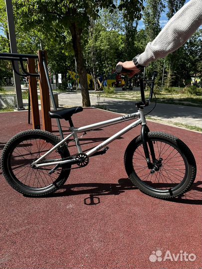 Трюковой велосипед bmx