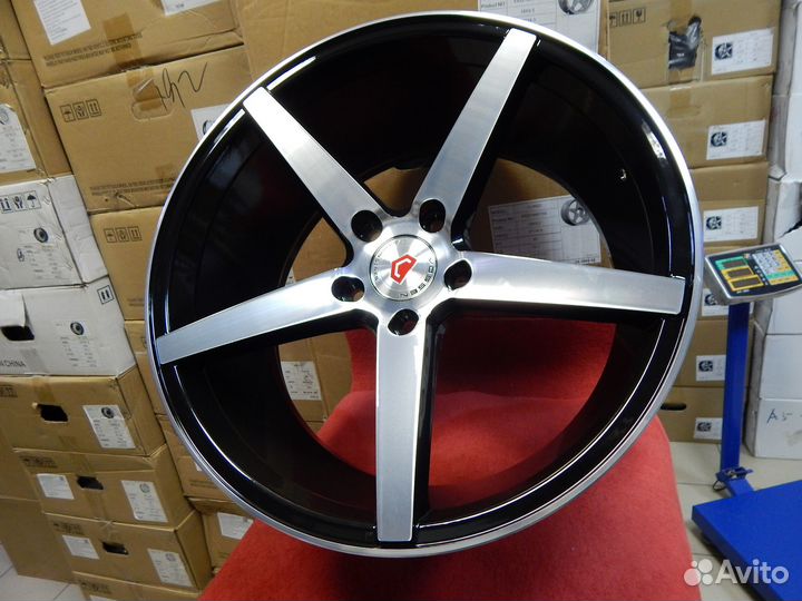 LG04 Реплика Vossen VPS 303 18 J8.5 ET33 5*114,3