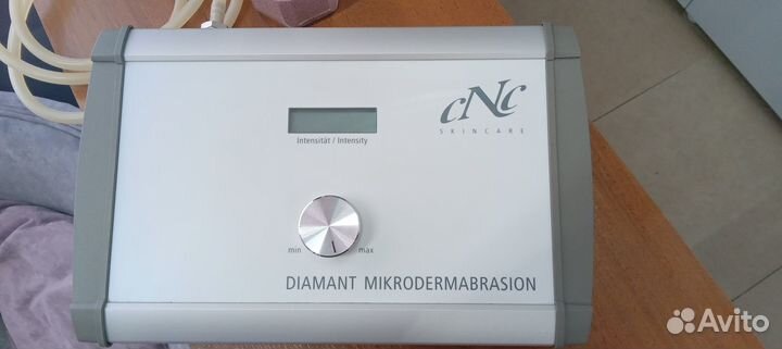 Аппарат алмазной микродермаобразии CNC (германия)