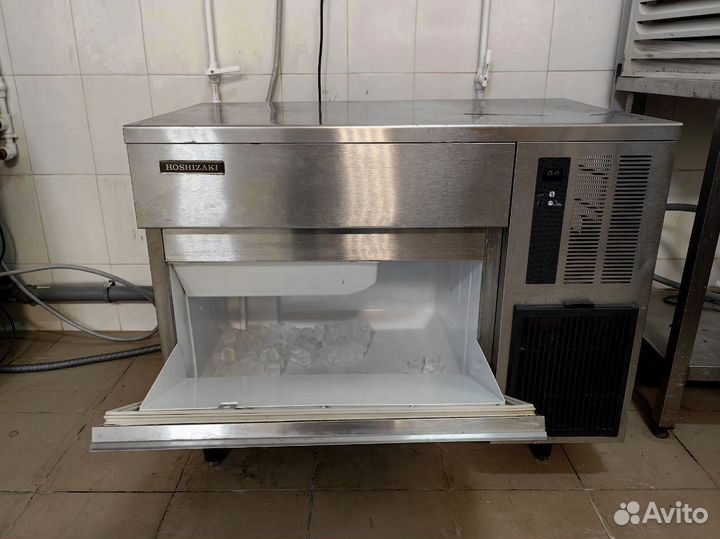 Ледогенератор для бара