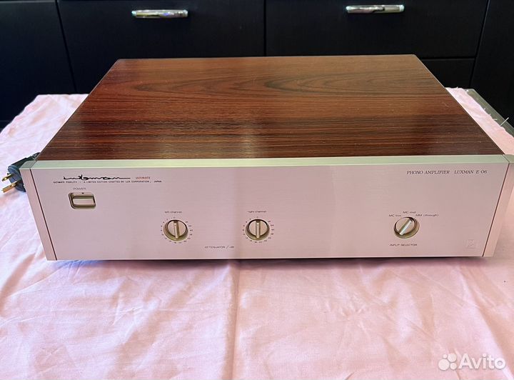 Фоно Усилитель Luxman - E 06
