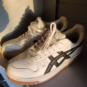 Asics court mz