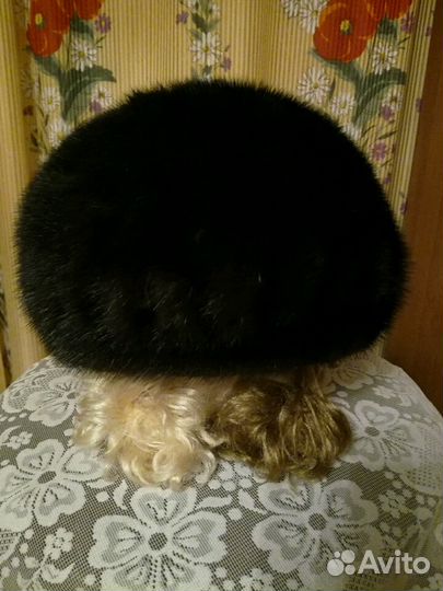 Женская норковая шапка,б/у,темно-коричнев