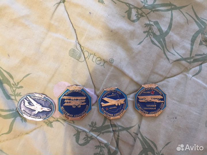 Значки СССР и монета руб 1989 год москва