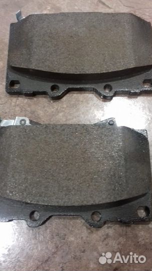 Колодки тормозные передние Toyota Land Cruiser