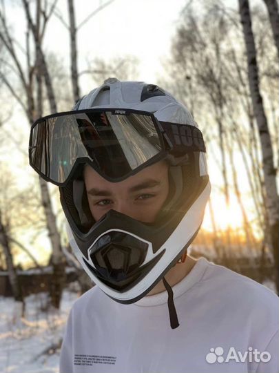 Кроссовый шлем