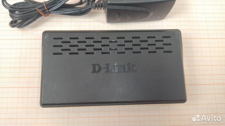 Коммутатор не управляемый D-link DES-1008A, б/у