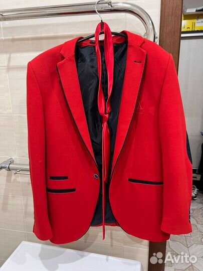 Продаю пиджак