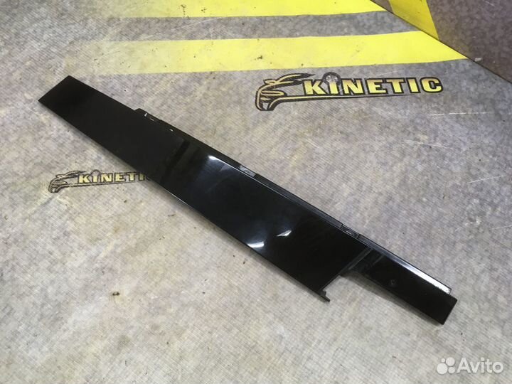 Уплотнитель передней правой двери Ауди А4 Б8 A4 B8