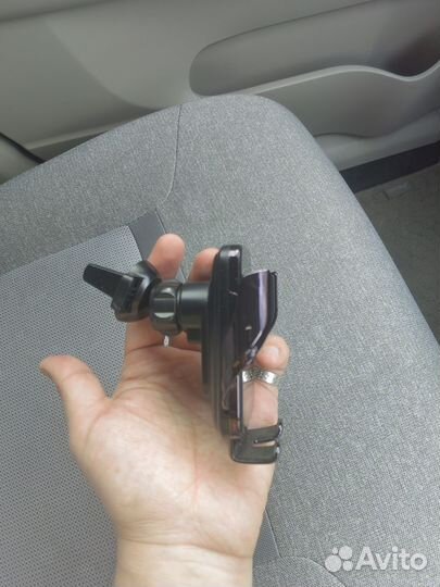 Беспроводная автомобильная зарядка