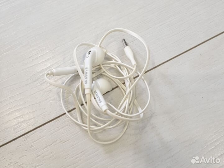 Наушники от samsung galaxy s7 edge