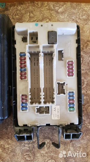 Блок предохранителей Infiniti Q 70