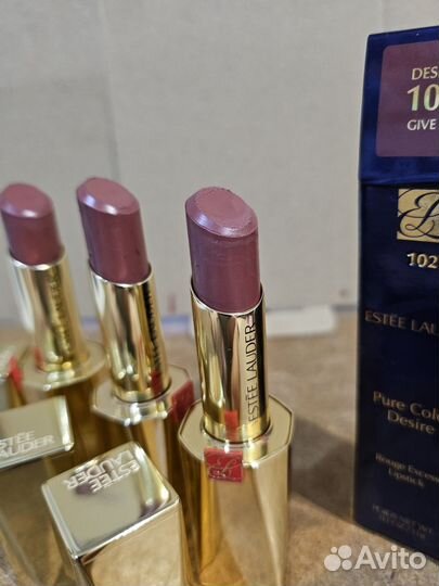 Помада для губ D 102 Give In. Estee Lauder