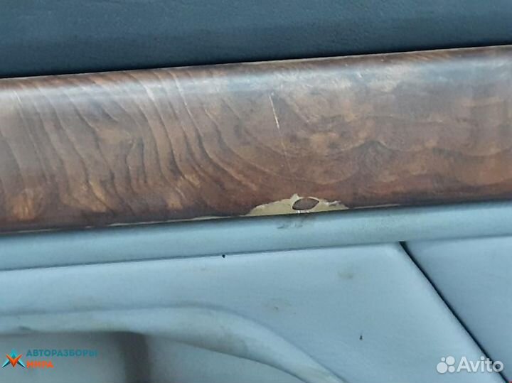 Обшивка двери передняя правая BMW 7 E38 1998