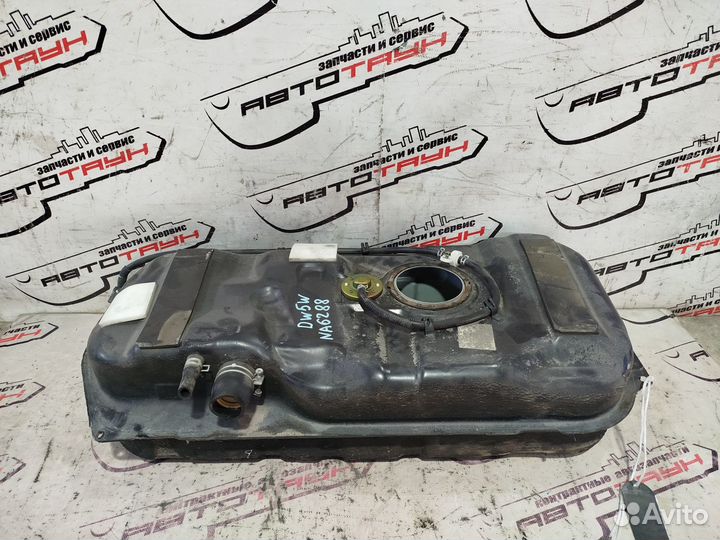 Бензобак mazda ford demio festiva B3 B5 DW3W DW3WF DW5W DW5WF 2WD D12042110 NA6288