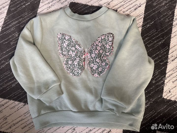 Кофты на девочку 104-110