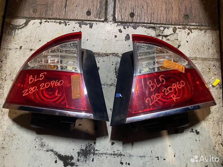 Стоп сигналы Subaru legacy