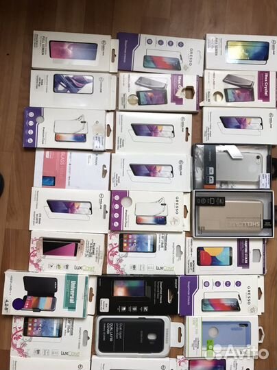 Чехлы и защитные стекла на смартфон