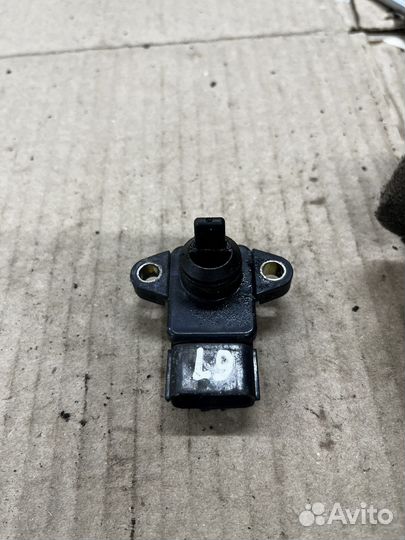 Датчик абсолютного давления Lancer 9 ix mn143855