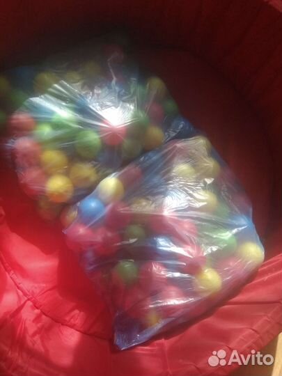 Сухой бассейн с шариками