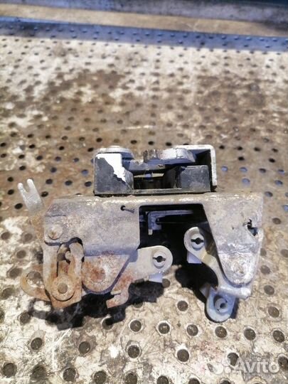 Замок двери задний левый Daewoo Nexia