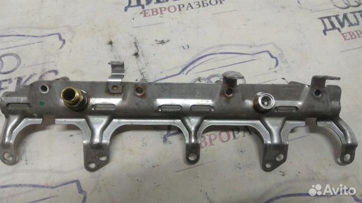 Рейка топливная (рампа) Audi A4 (B8) 2007-2015