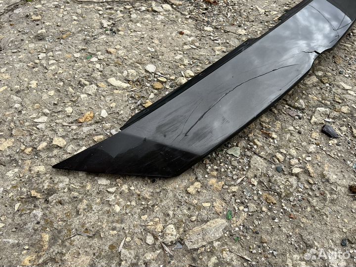 Верхняя часть решетки/молдинг бампера Мазда 3 BM