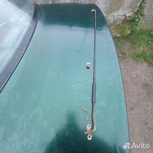 Держатель капота kia clarus